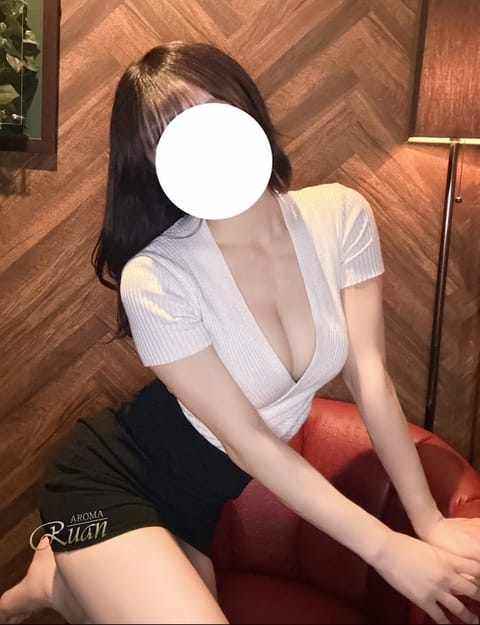 scrape_url:https://imgsrv.jp/shop/72/lady/fe9b498eef9ebf08ab.jpg