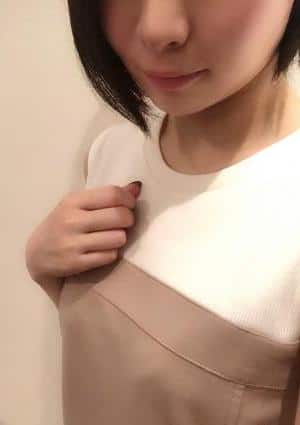 観月　さりな