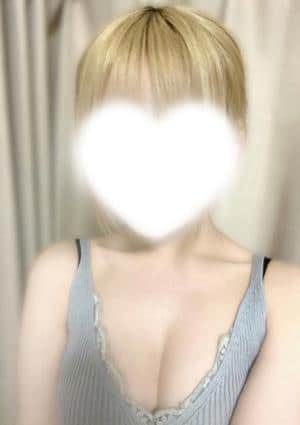 fees des fleurages（フェデフルラージュ） セラピスト 真琴