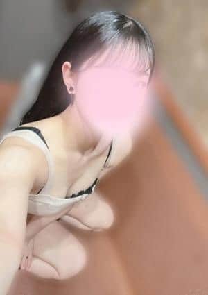 ロイヤルマダム堺筋本町 セラピスト 小日向　はる
