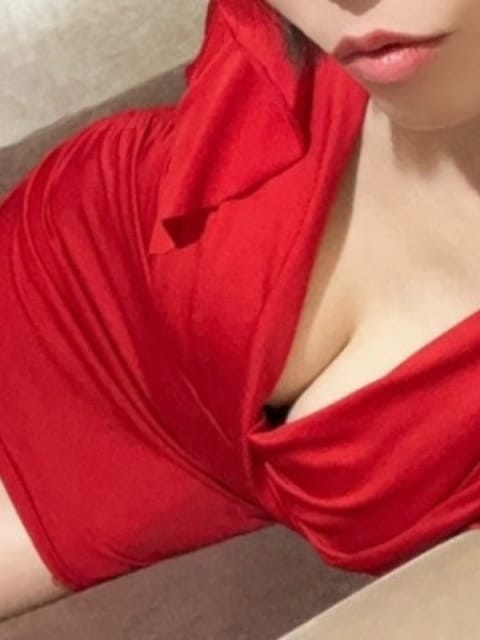 CHILL OUT SPA セラピスト 亜麻野 あかり 30歳