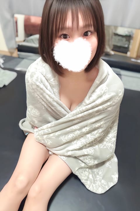 scrape_url:https://esthe-dulcis.com/images_staff/238/01282053178.jpeg