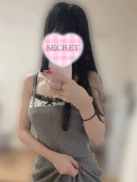 THE FIRST セラピスト しいな 27歳