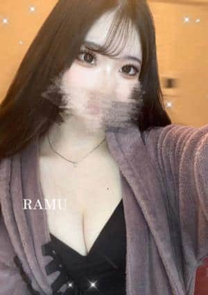 水無月らむ