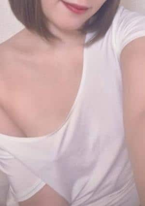 白シャツと彼女「しろかの」 セラピスト 志保（しほ）