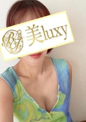 美LUXY セラピスト 荒木けい