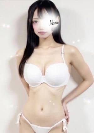愛川 なな