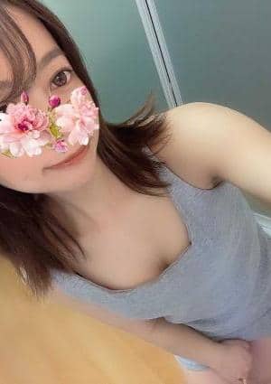 NAVEL（ネーブル） セラピスト りな