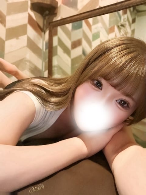 scrape_url:https://imgsrv.jp/shop/72/lady/a8f78ca0fa1b326c2c.jpg