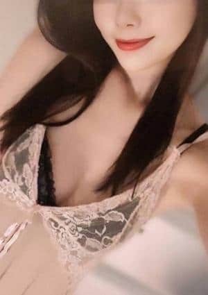 小坂なほ