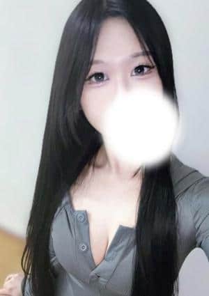 綾崎れい