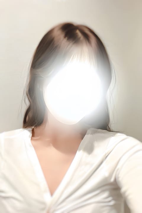 scrape_url:https://esthe-dulcis.com/images_staff/233/121714454549.jpeg