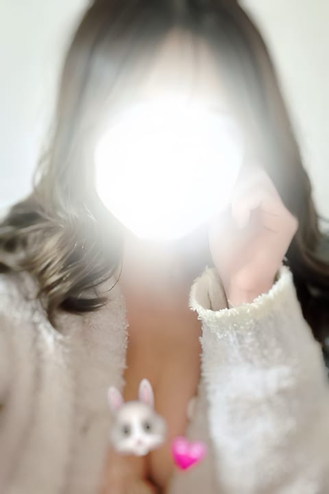 scrape_url:https://esthe-dulcis.com/images_staff/233/121714460745.jpeg
