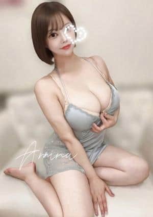 愛乃あみな