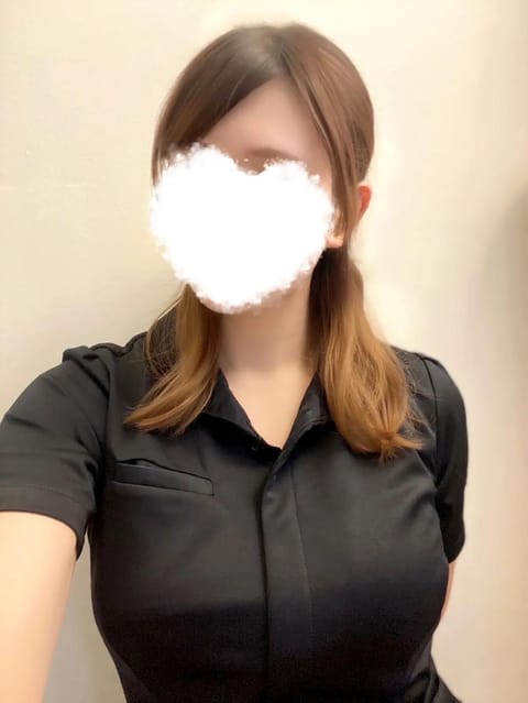 scrape_url:https://cdn.sanity.io/images/64ec3zln/production/f70d39e143a146767f534b28b182e1b2d5660dd7-1080x1439.webp