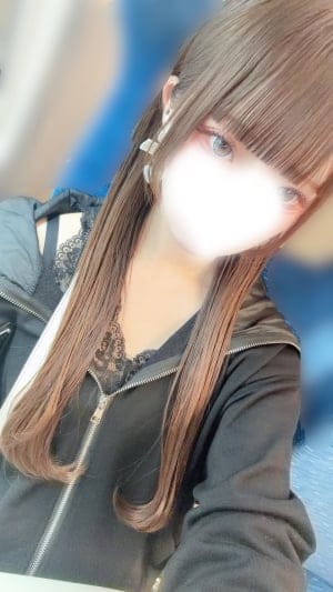 プラチナム東京 セラピスト 月深しお 23歳