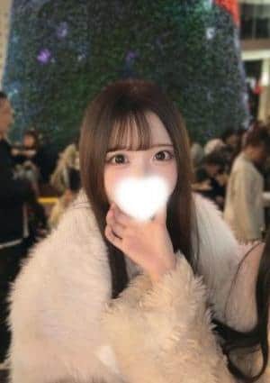 三上 ひな