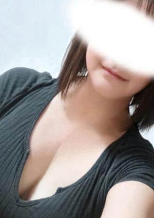 愛川すずね