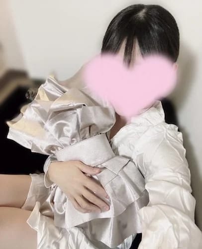 scrape_url:https://esthe-angeaile.com/images_staff/25/060519093197.jpeg