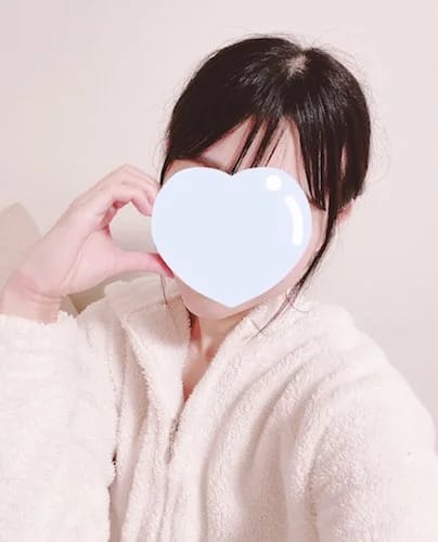 scrape_url:https://esthe-angeaile.com/images_staff/25/05281632197.jpeg