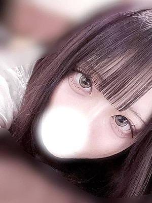穴沢にじみ
