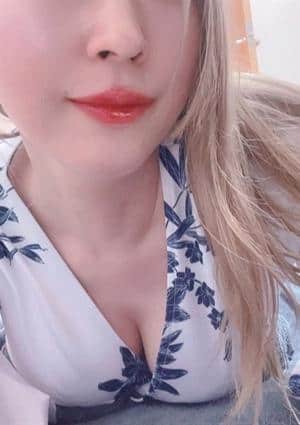 芹沢まみ
