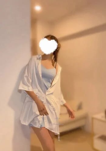 scrape_url:https://esthe-angeaile.com/images_staff/128/031012355575.jpeg