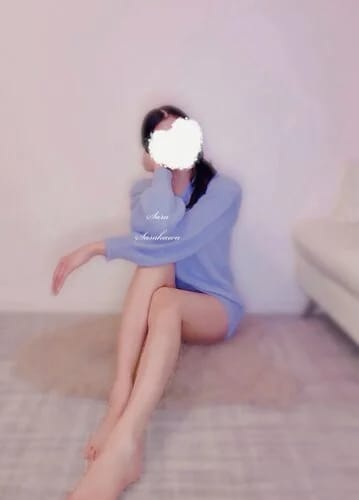 scrape_url:https://esthe-angeaile.com/images_staff/128/032419400482.jpeg