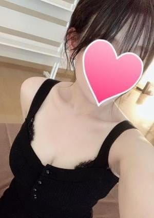 成宮ちさ