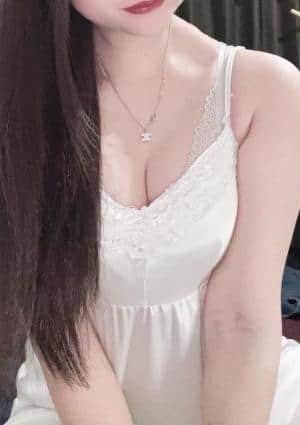別邸 白 セラピスト れな