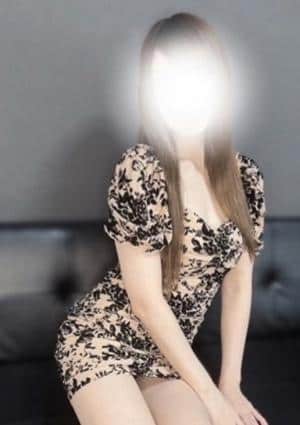 桐生えりな